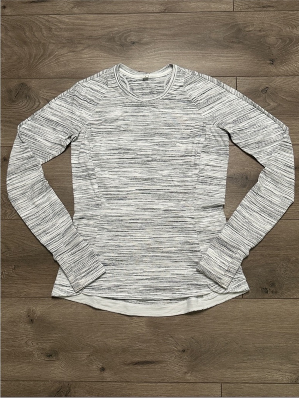 Lululemon‎ Runderful Long Sleeve Space Dye Camo White Silver Spoon Top Size 10